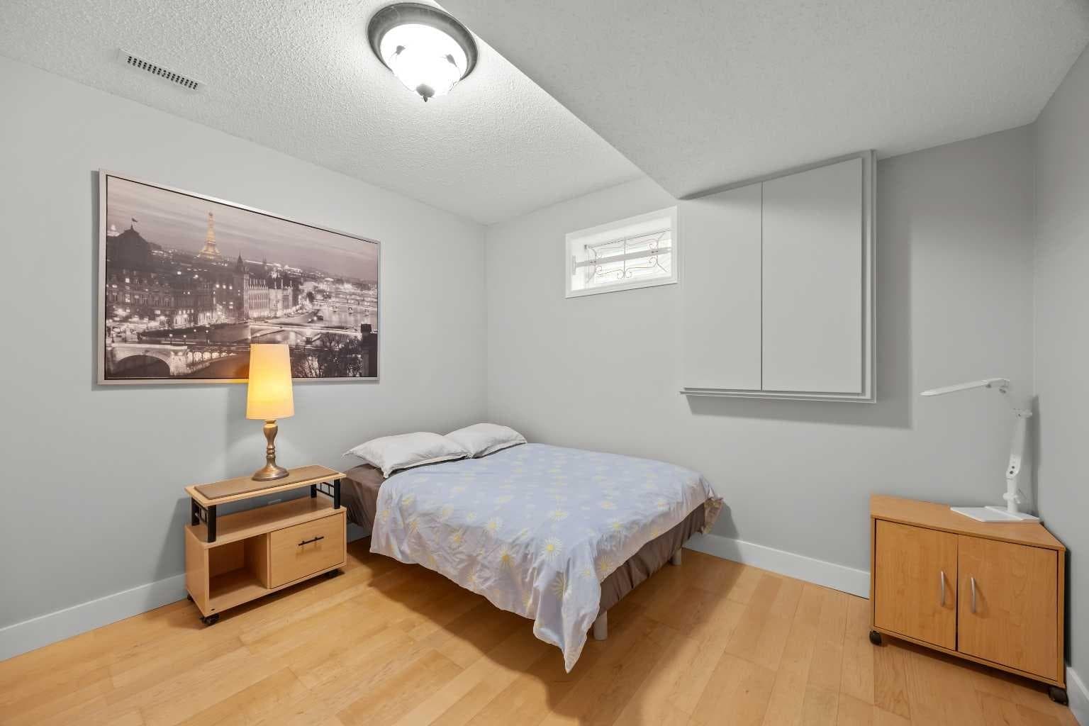 260 Riverside Mews SE