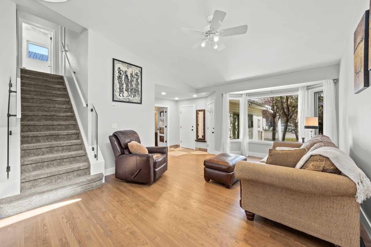260 Riverside Mews SE