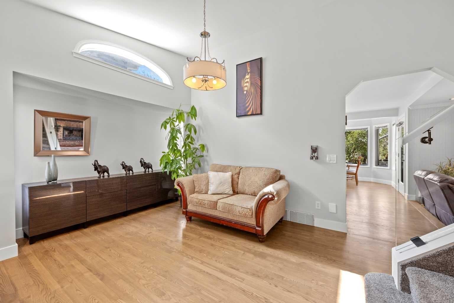 260 Riverside Mews SE