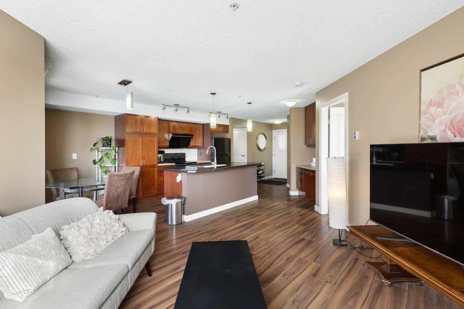 207, 108 Country Village Circle NE