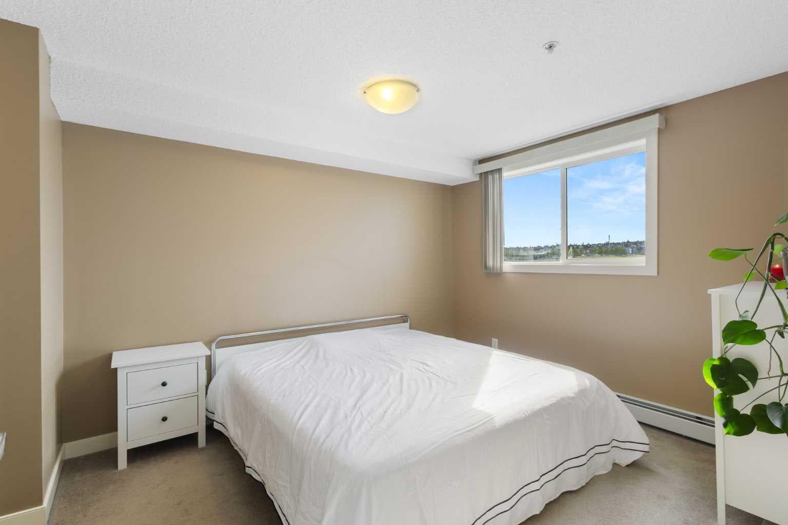 207, 108 Country Village Circle NE