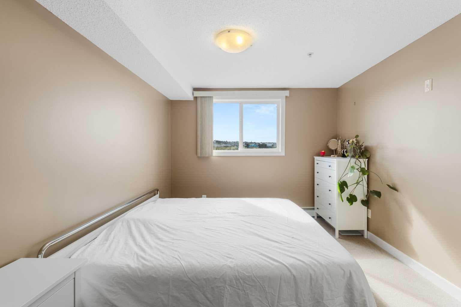 207, 108 Country Village Circle NE