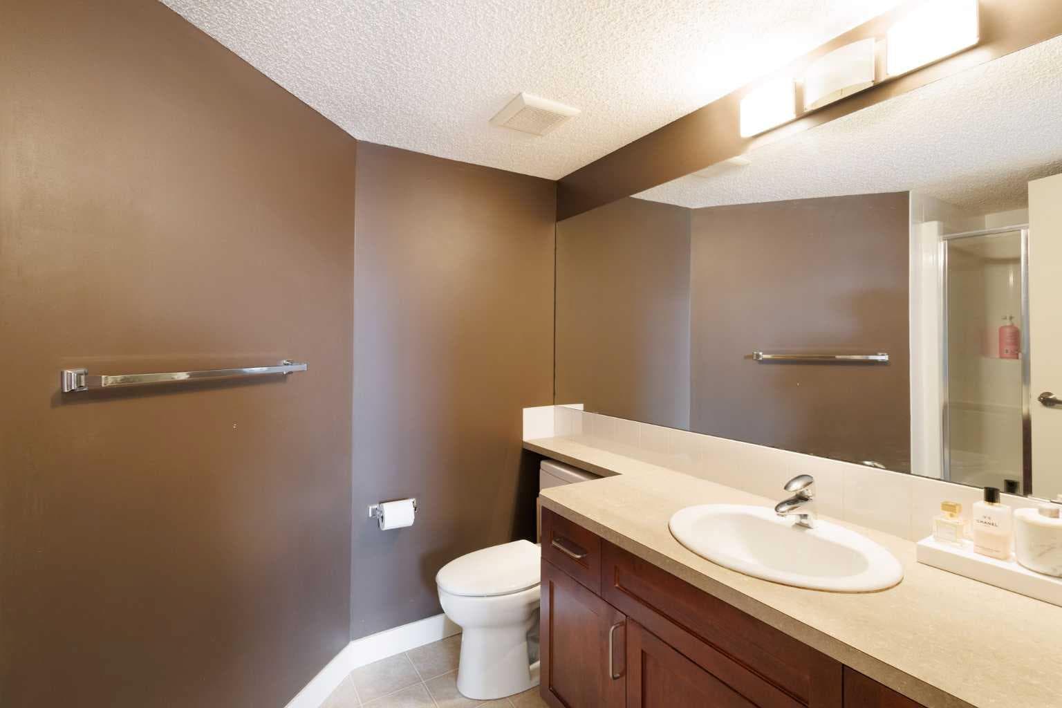 207, 108 Country Village Circle NE