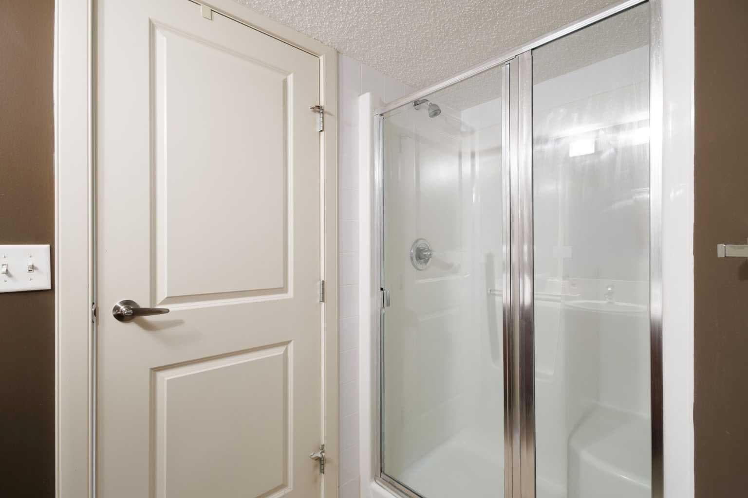 207, 108 Country Village Circle NE