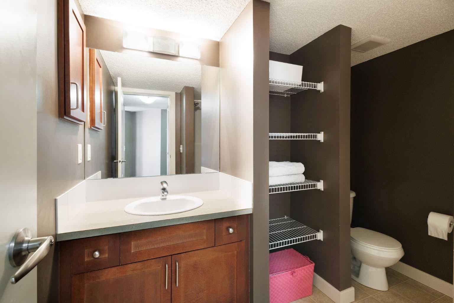 207, 108 Country Village Circle NE