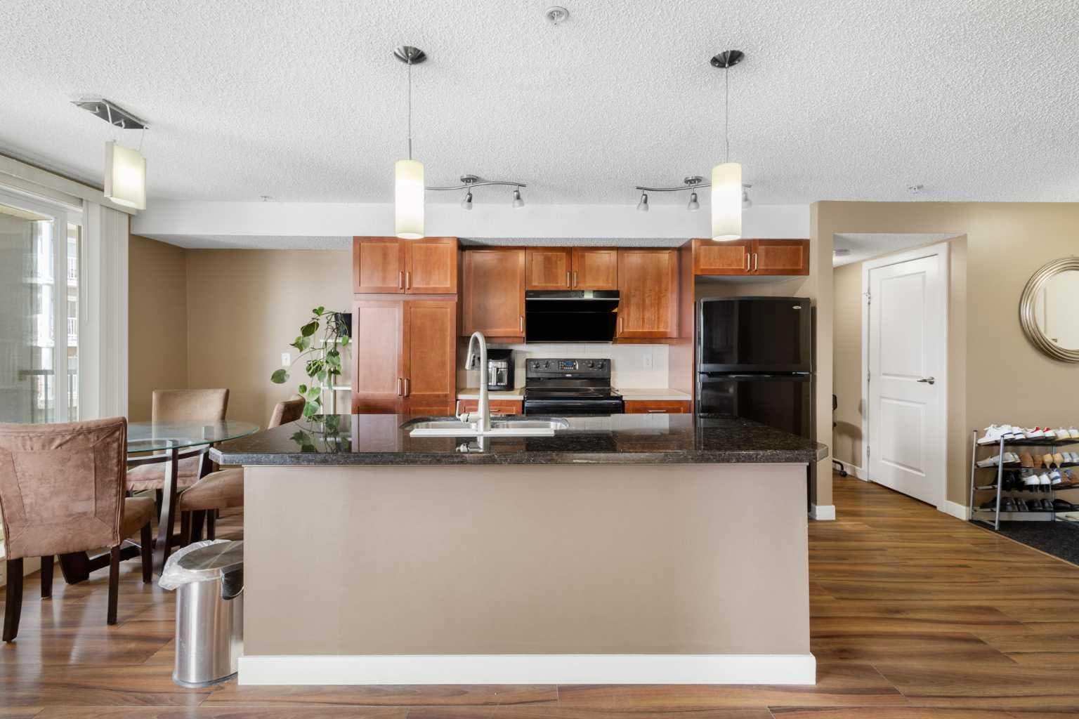 207, 108 Country Village Circle NE