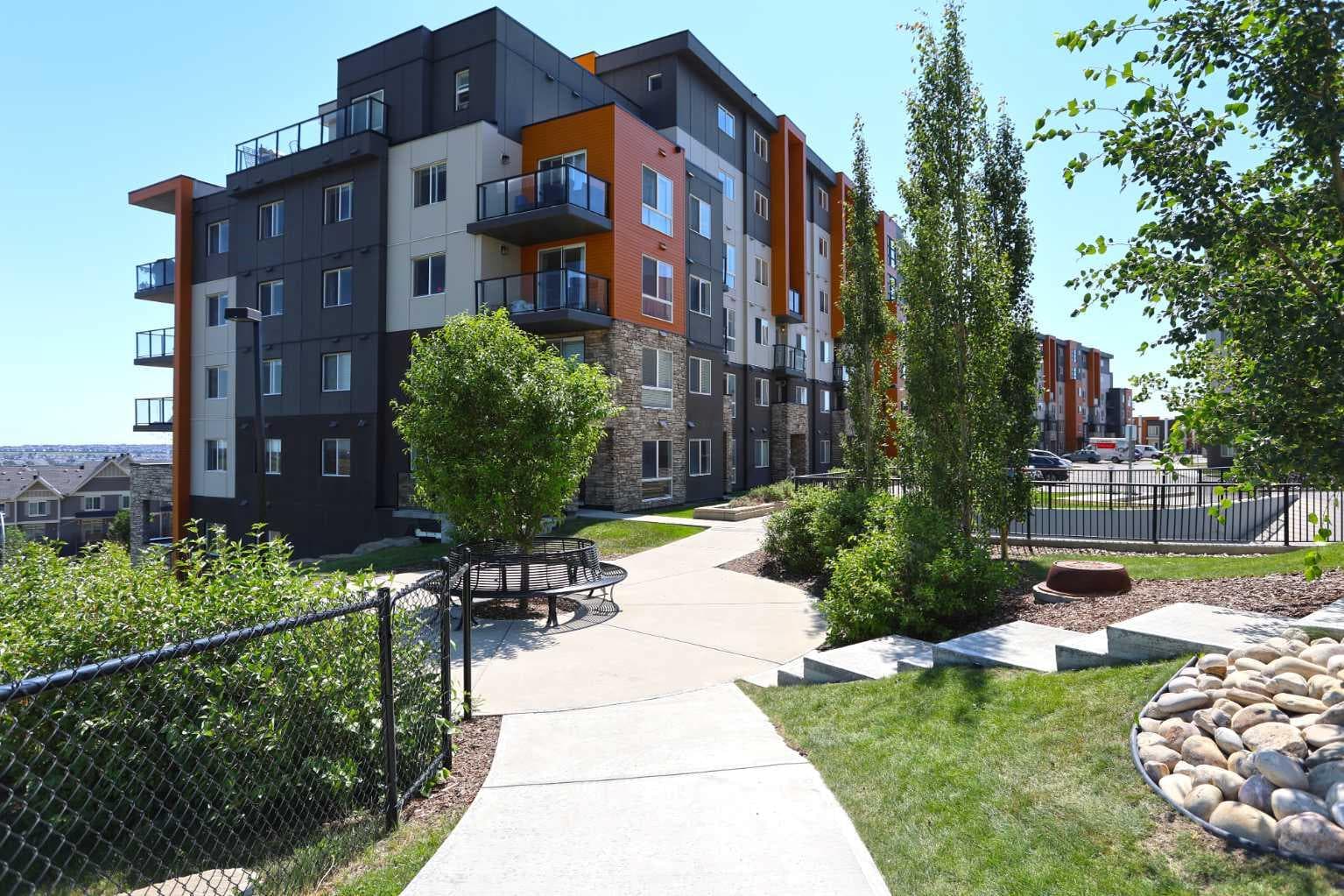 305, 10 Kincora Glen Park NW