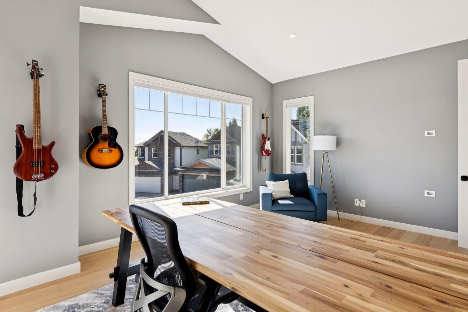 213 Cortina Bay SW