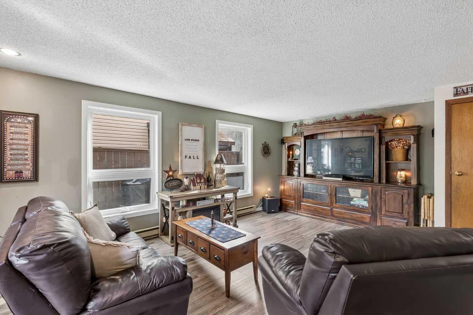 16 Macewan Meadow Link NW
