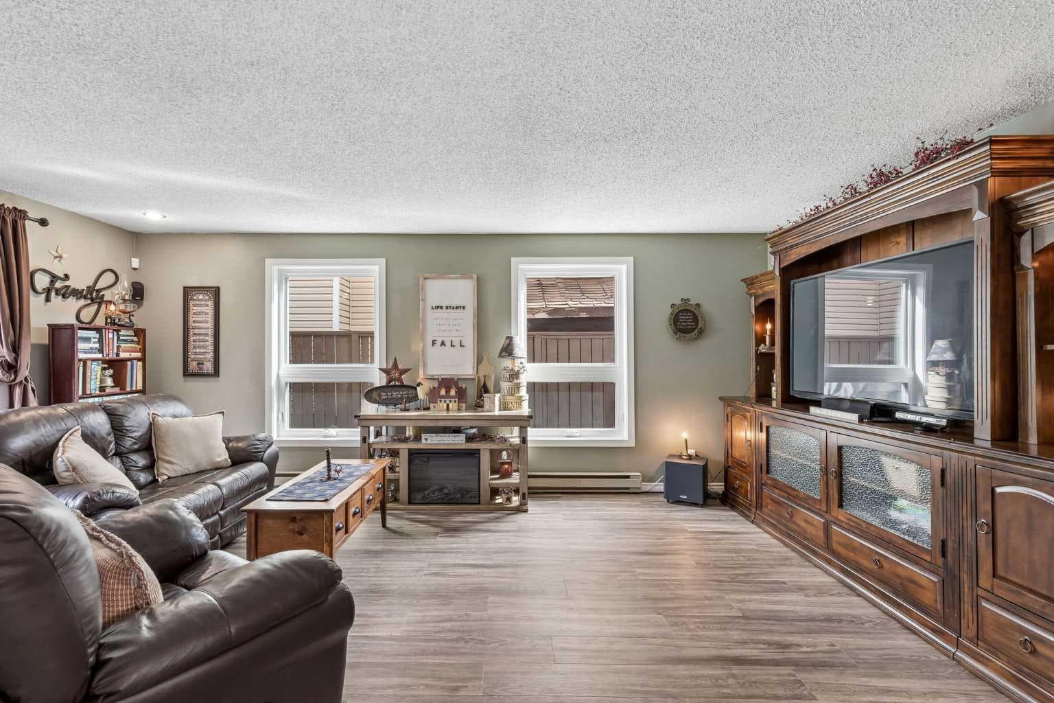 16 Macewan Meadow Link NW