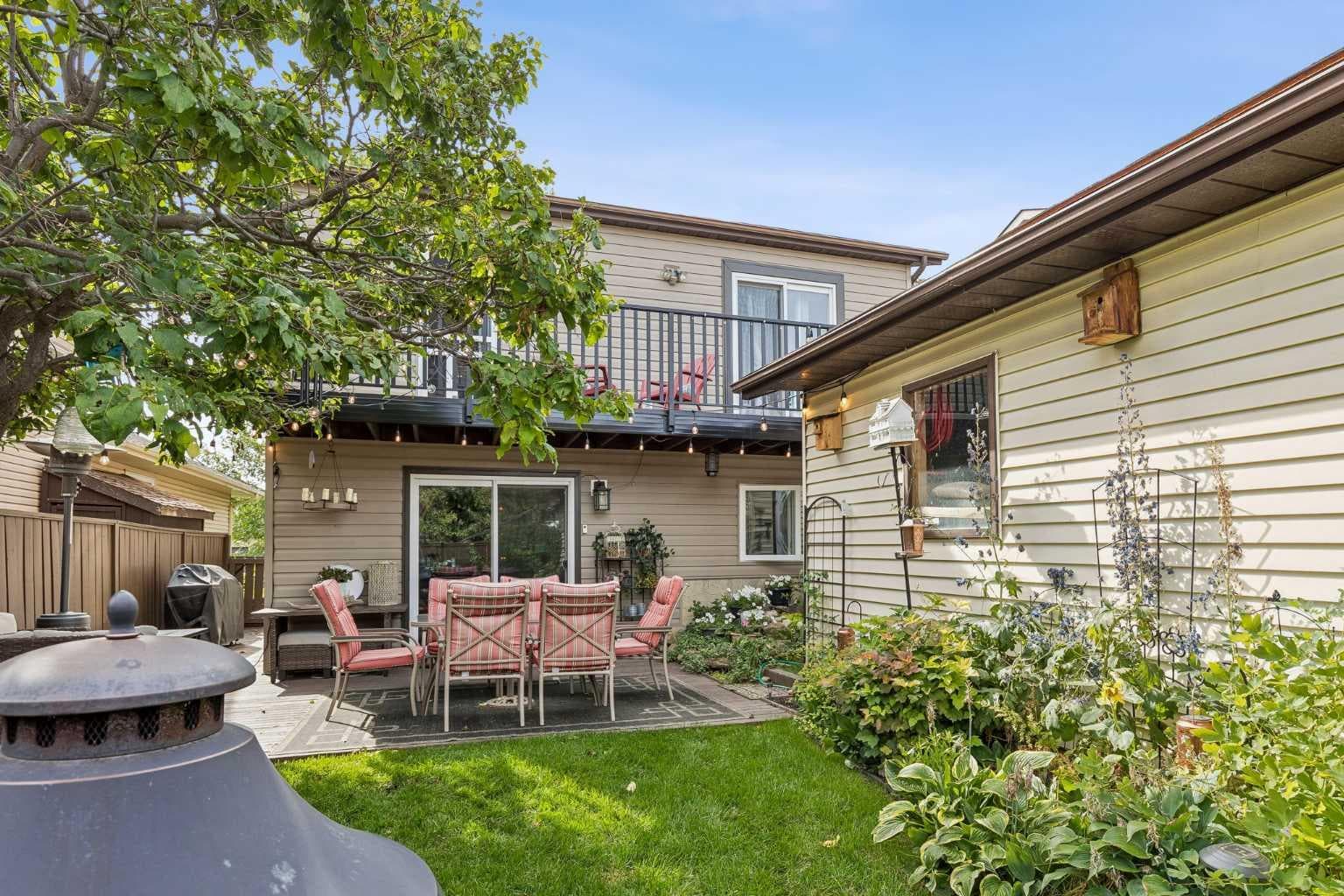 16 Macewan Meadow Link NW