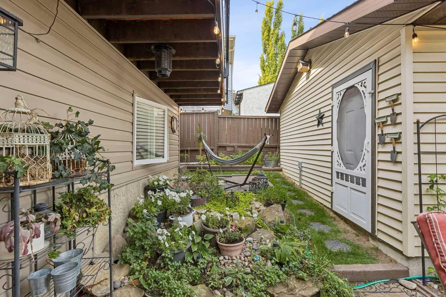 16 Macewan Meadow Link NW