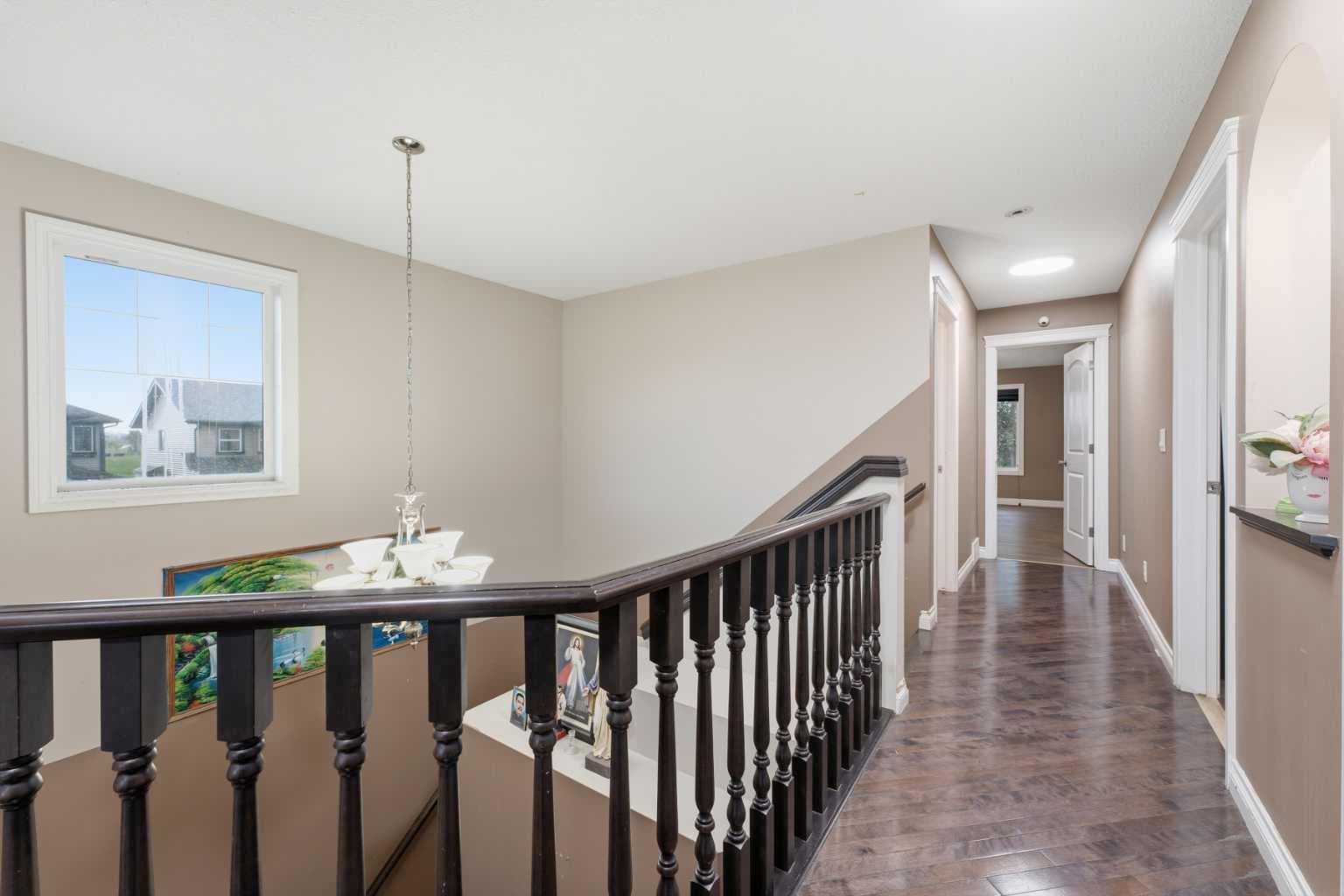 290 Valleyview Court SE