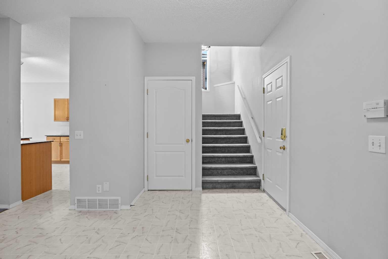 15 Hidden Ranch Crescent NW