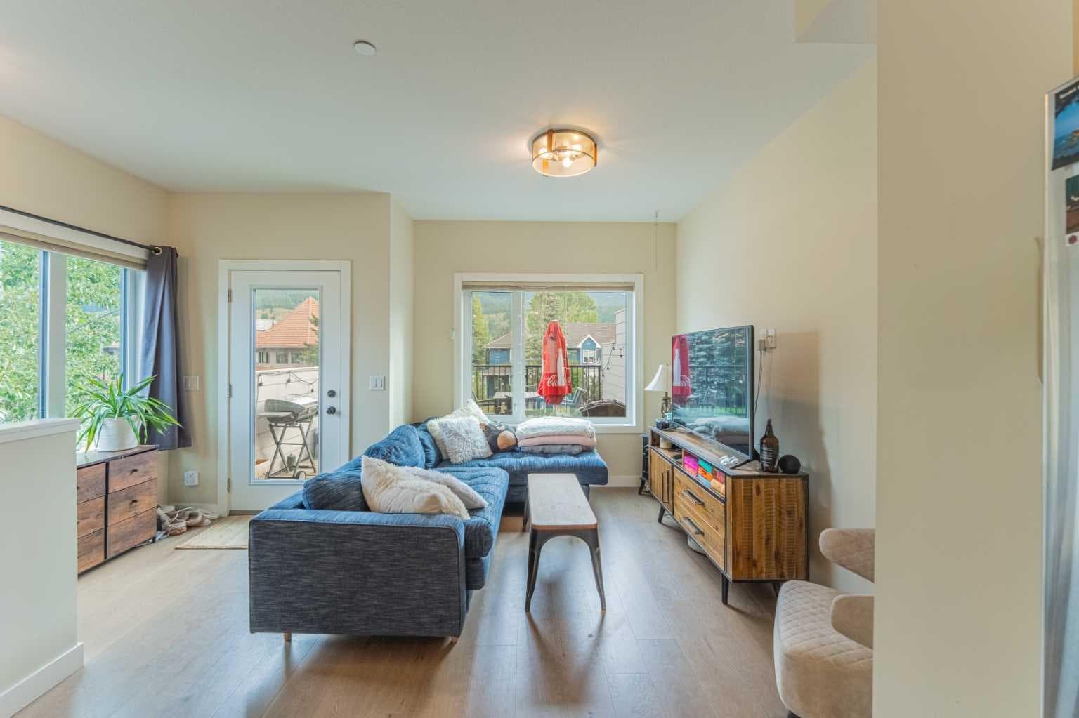 102, 1106 Bow Valley Trail  