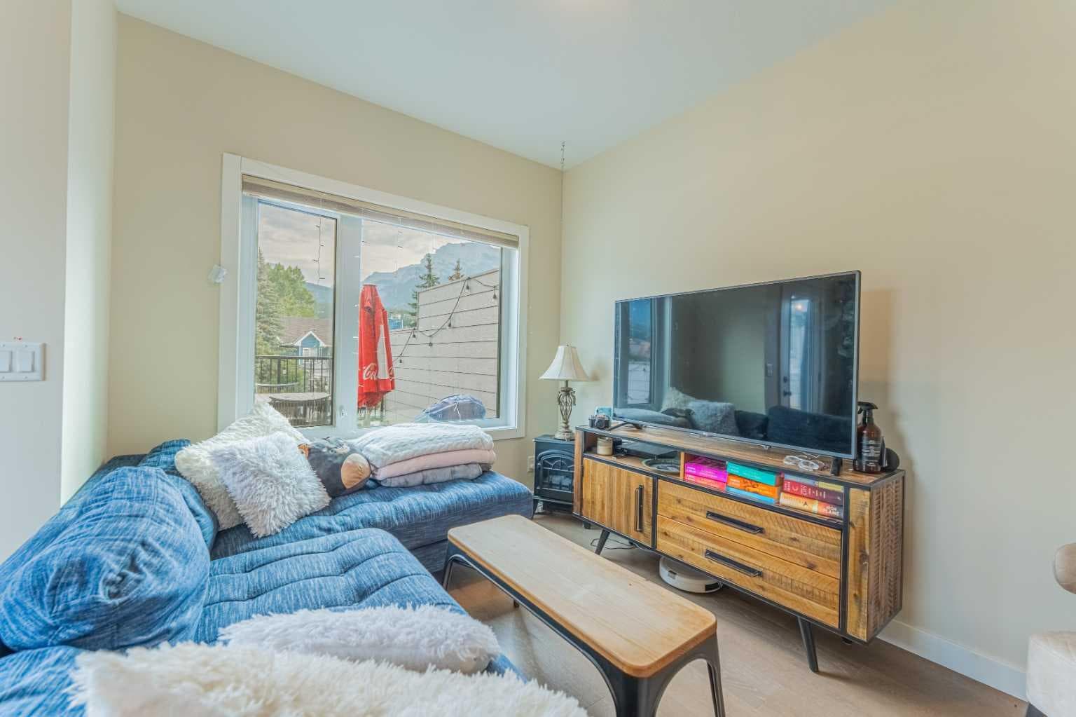 102, 1106 Bow Valley Trail  