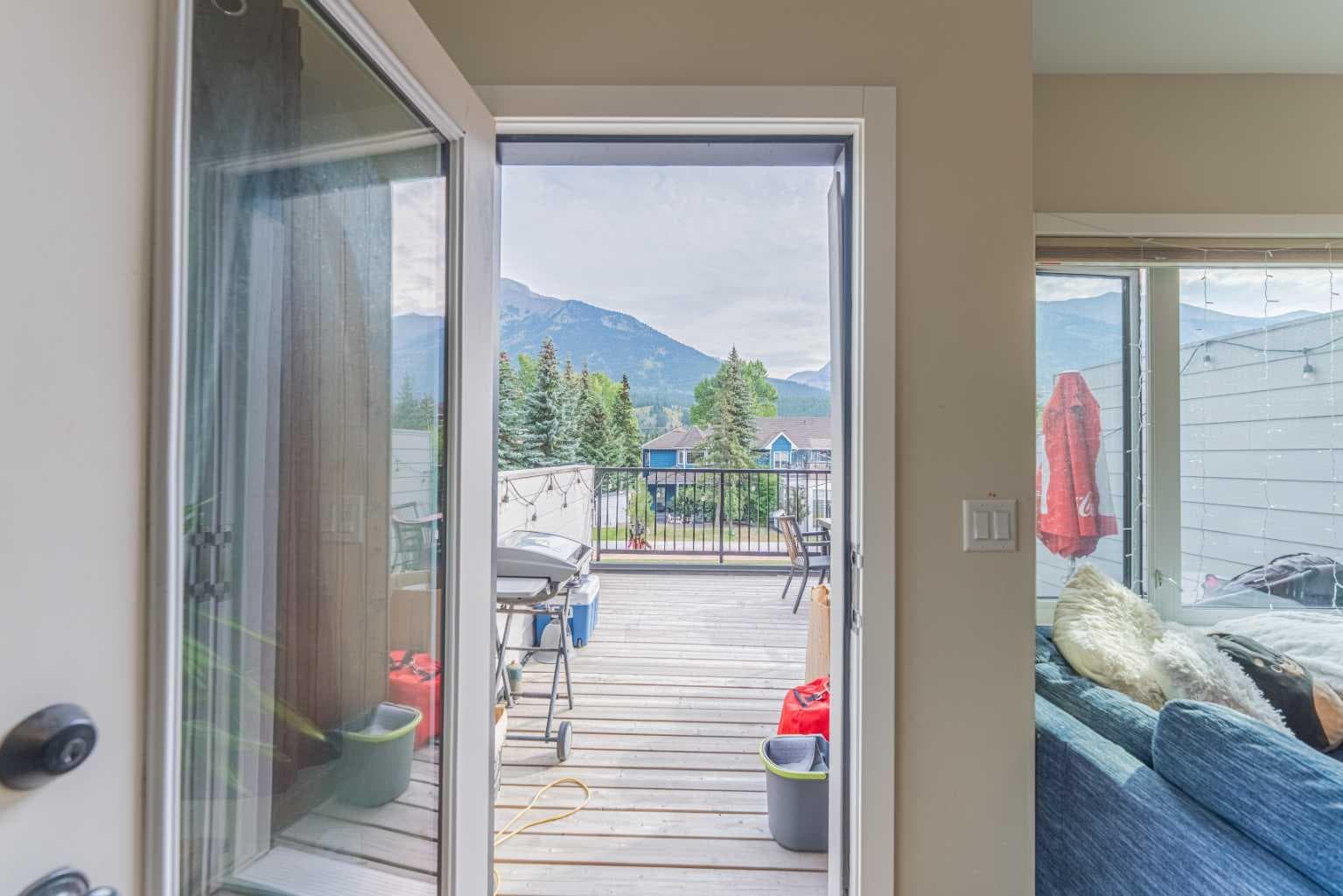102, 1106 Bow Valley Trail  