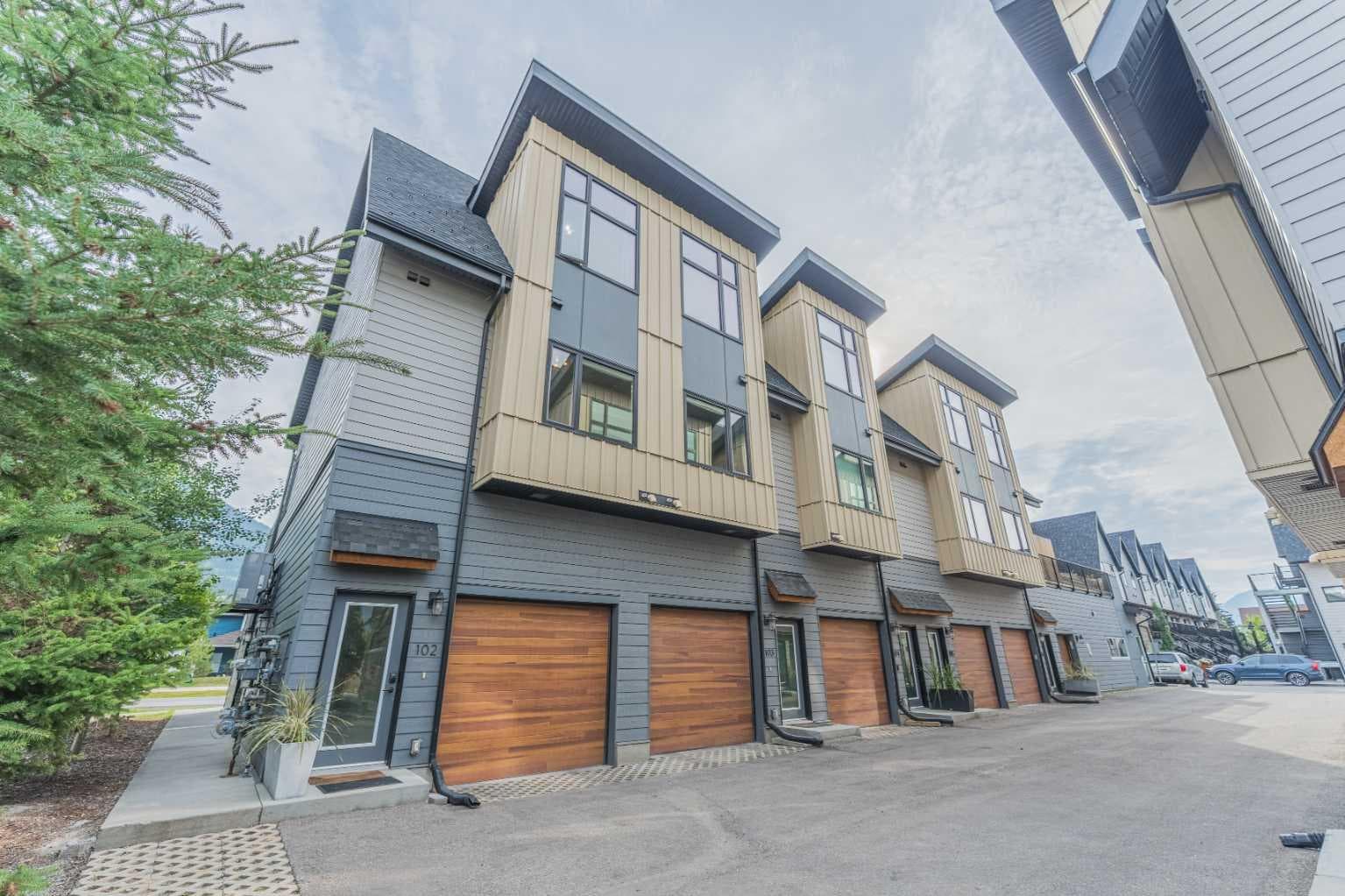 102, 1106 Bow Valley Trail  