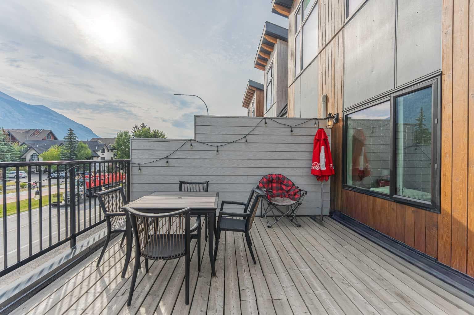 102, 1106 Bow Valley Trail  
