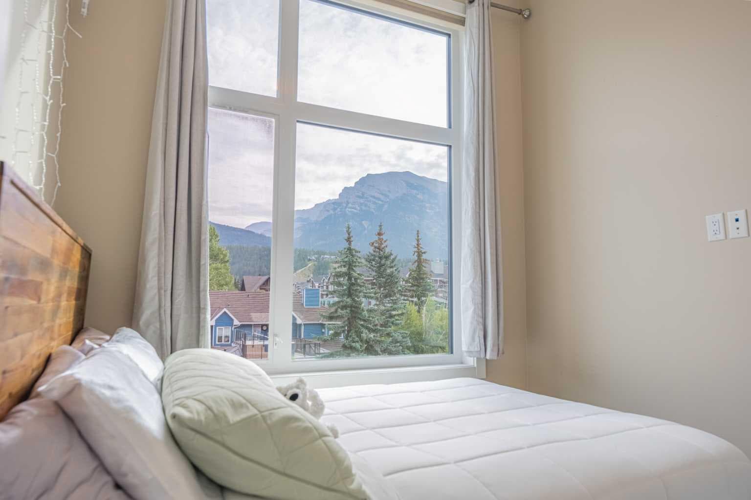 102, 1106 Bow Valley Trail  