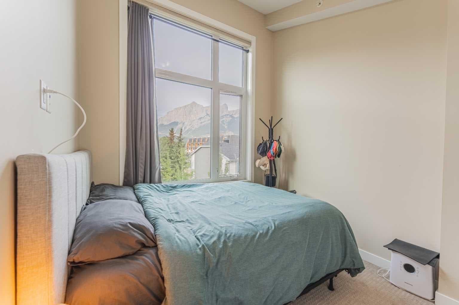 102, 1106 Bow Valley Trail  