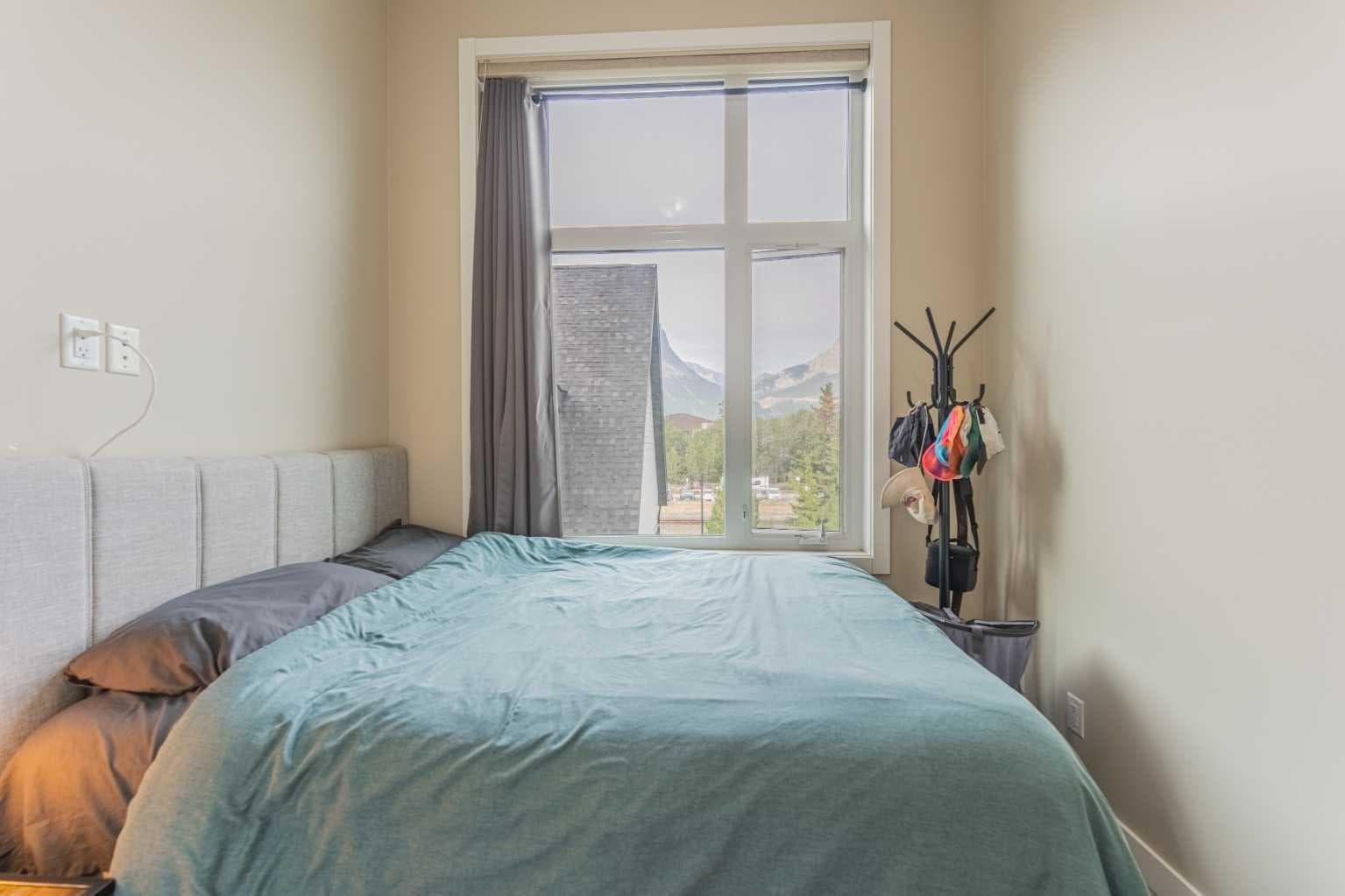 102, 1106 Bow Valley Trail  