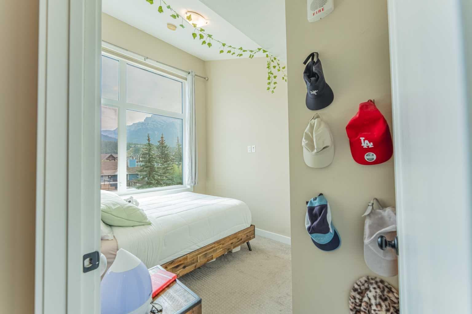 102, 1106 Bow Valley Trail  