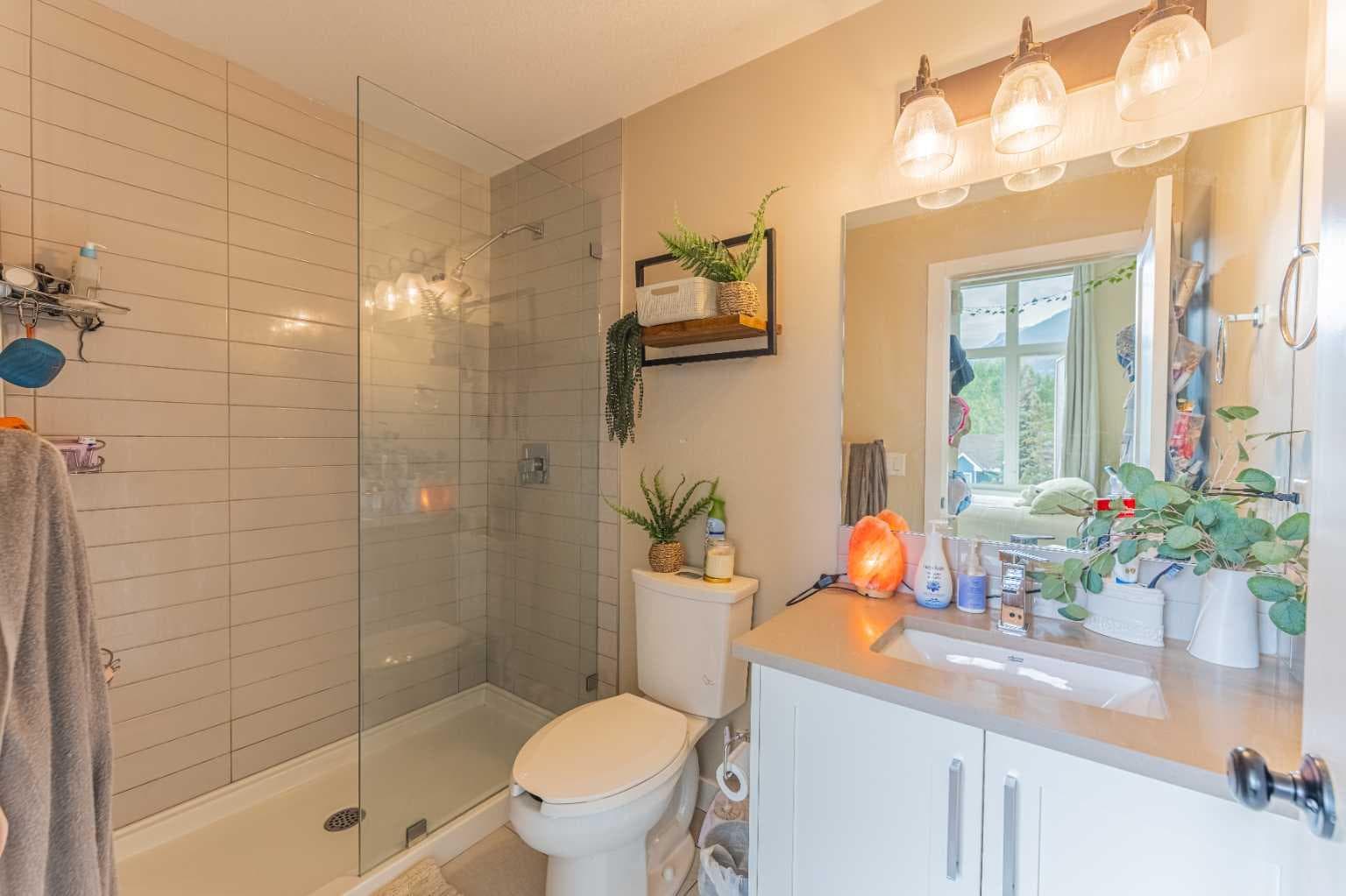 102, 1106 Bow Valley Trail  