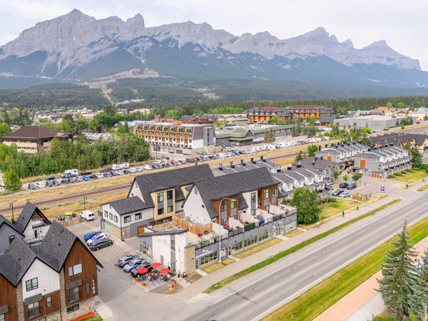 102, 1106 Bow Valley Trail  
