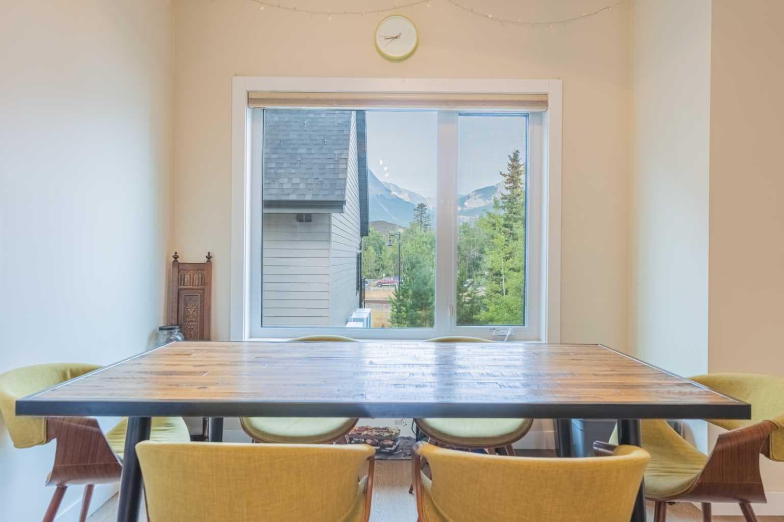102, 1106 Bow Valley Trail  