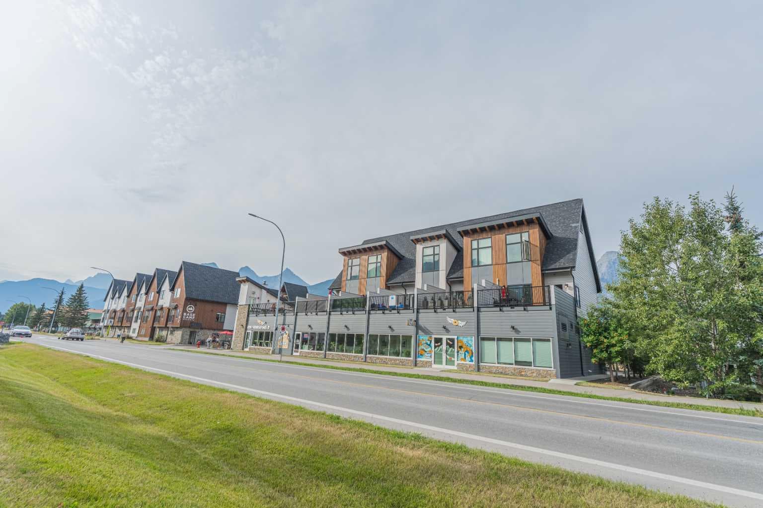 102, 1106 Bow Valley Trail  
