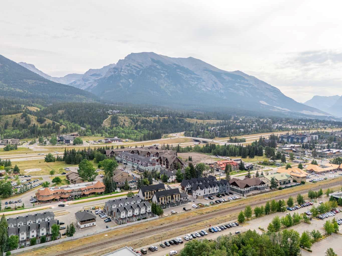 102, 1106 Bow Valley Trail  