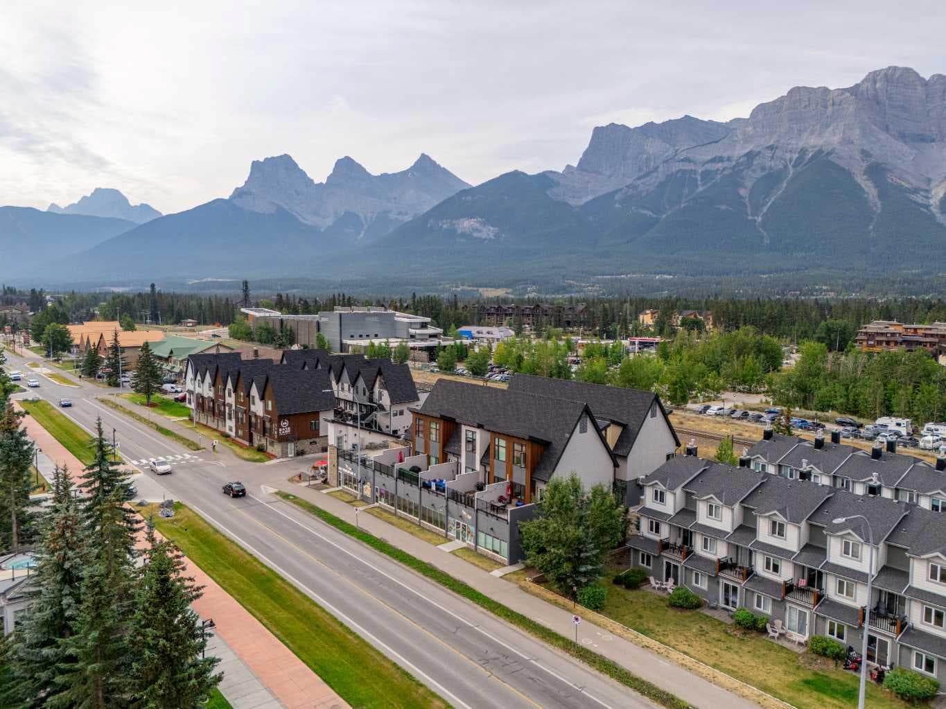 102, 1106 Bow Valley Trail  
