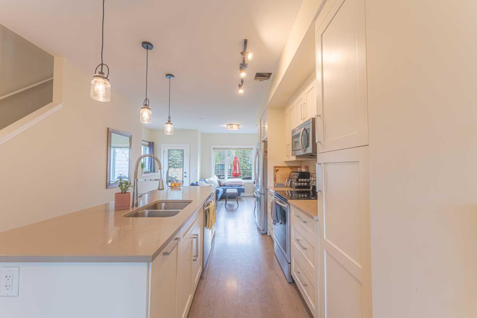102, 1106 Bow Valley Trail  