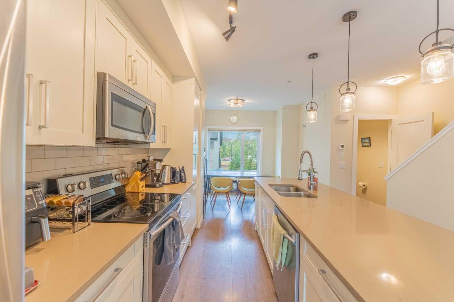 102, 1106 Bow Valley Trail  