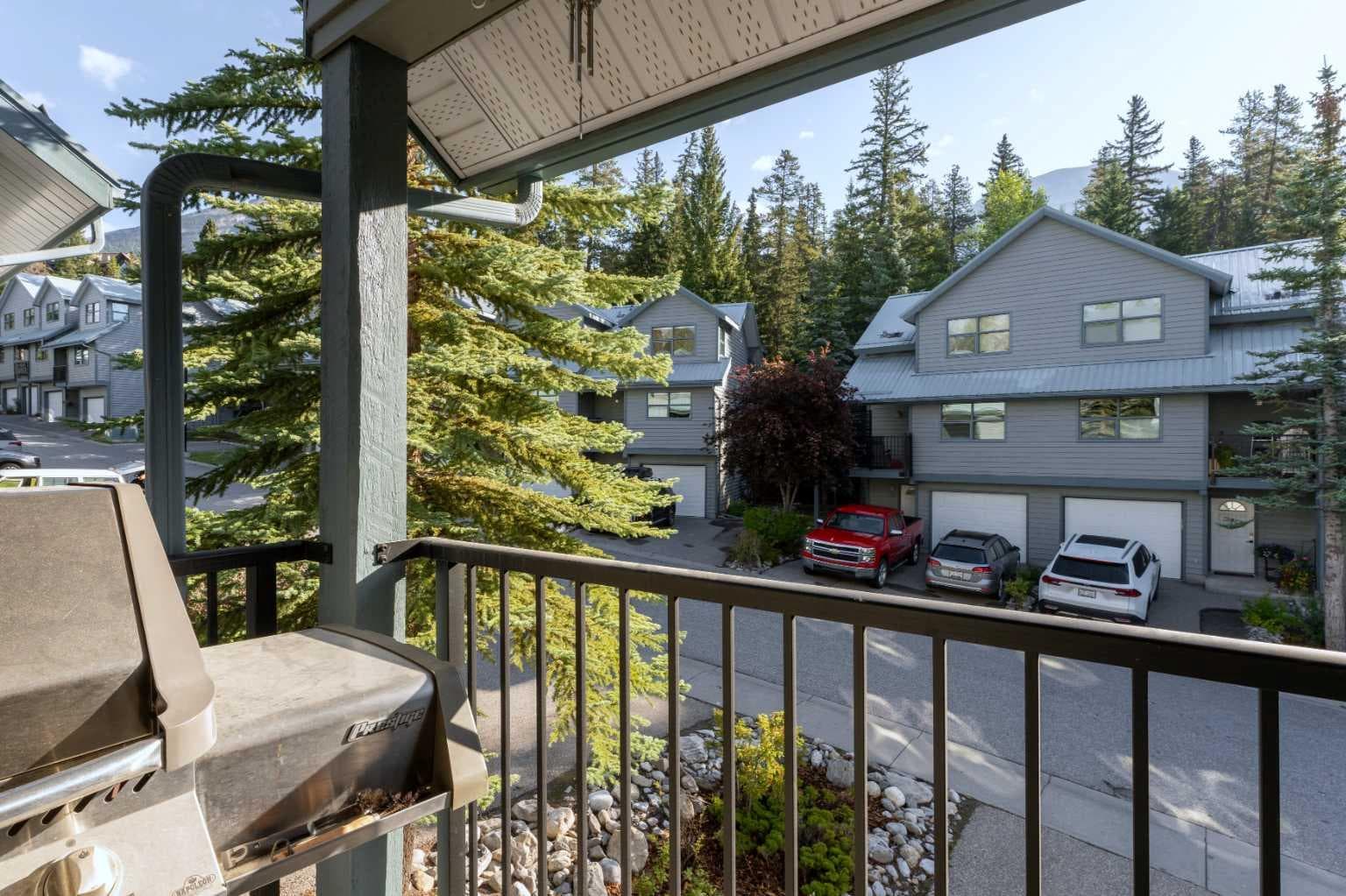 9, 242 Benchlands Terrace 