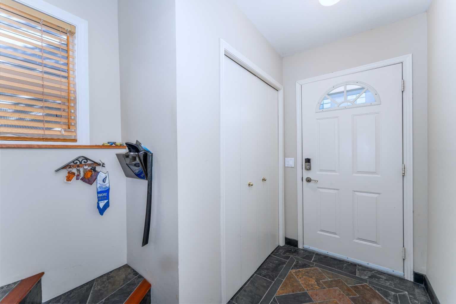 9, 242 Benchlands Terrace 