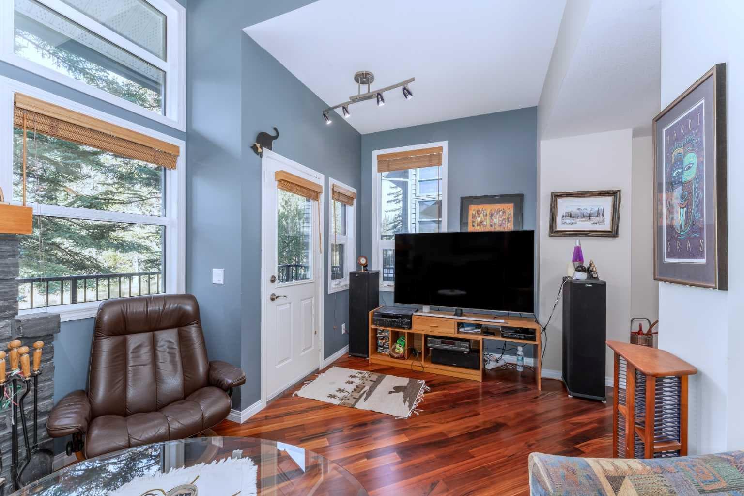 9, 242 Benchlands Terrace 
