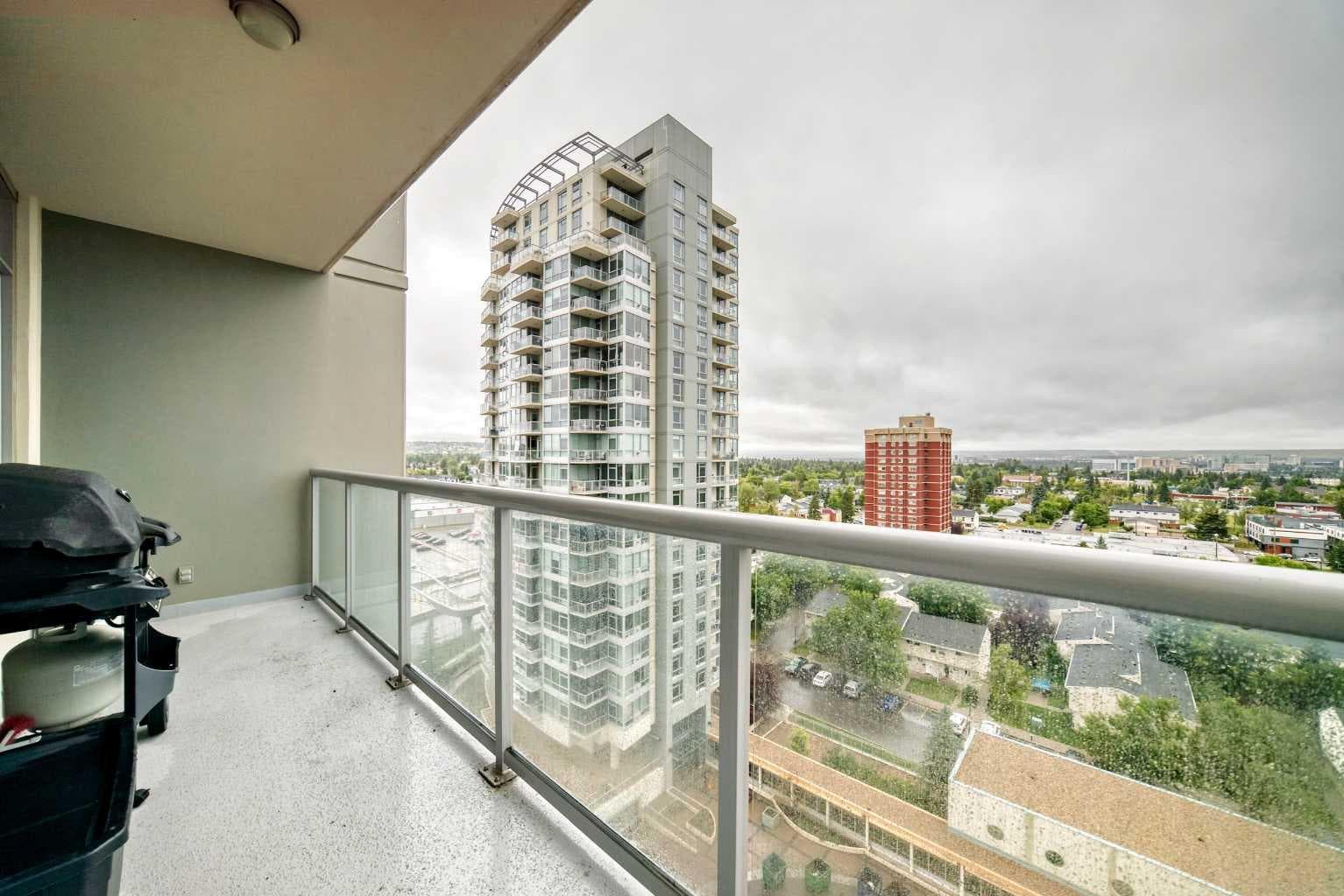 1207, 77 Spruce Place SW