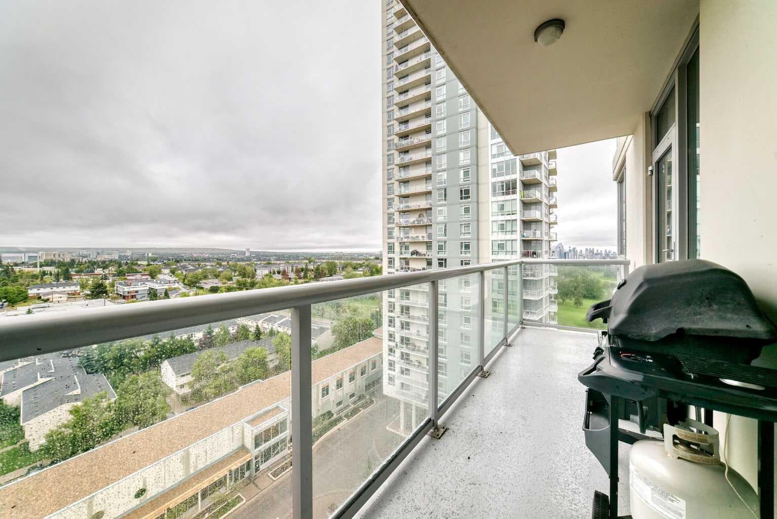 1207, 77 Spruce Place SW