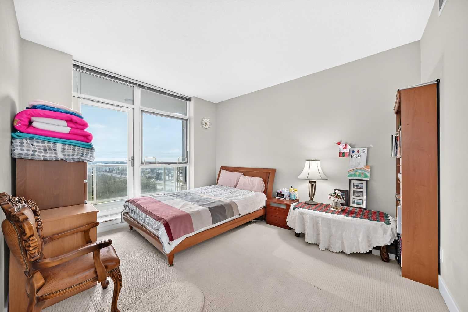 1207, 77 Spruce Place SW