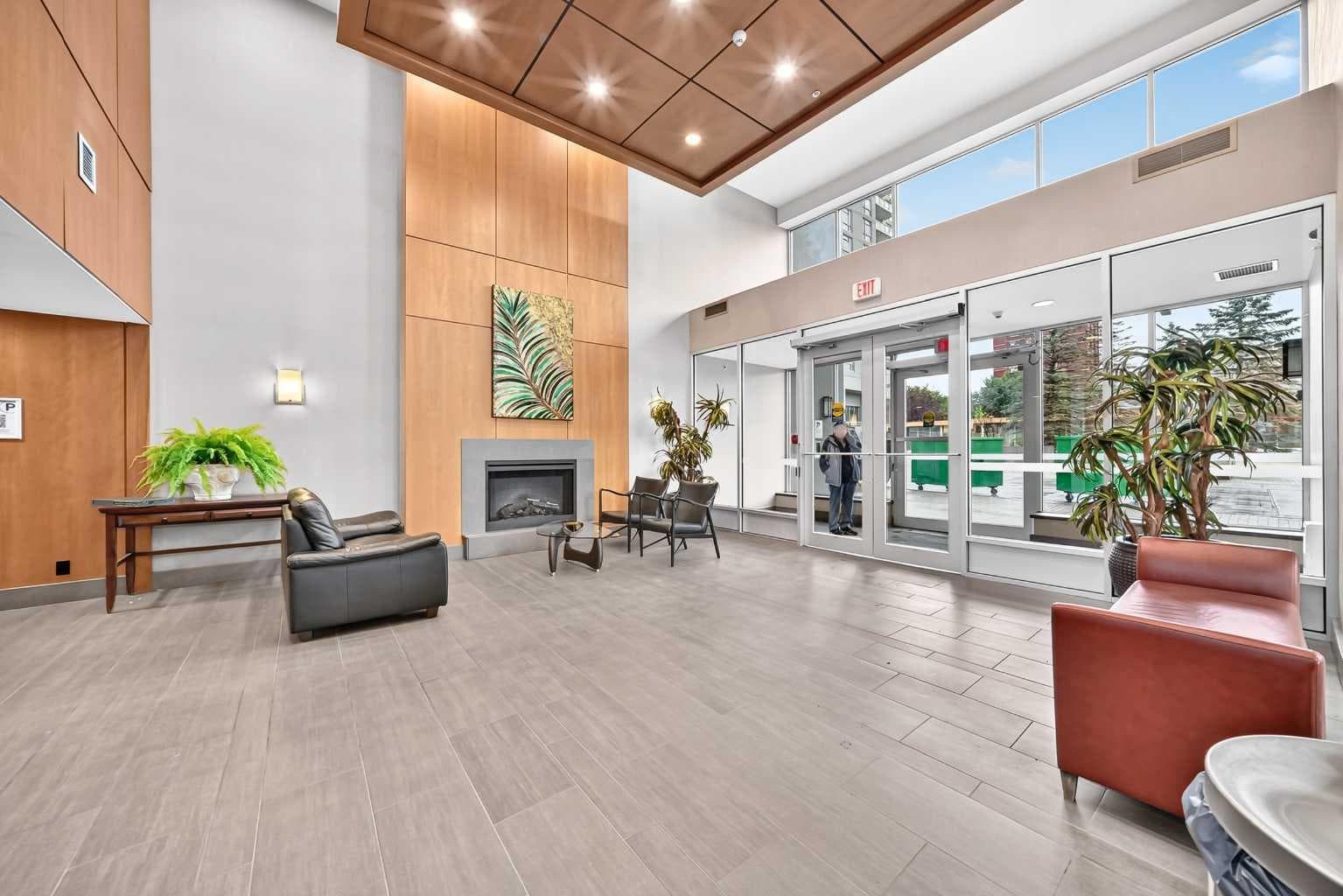 1207, 77 Spruce Place SW
