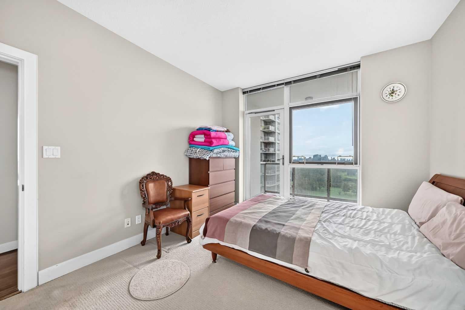 1207, 77 Spruce Place SW
