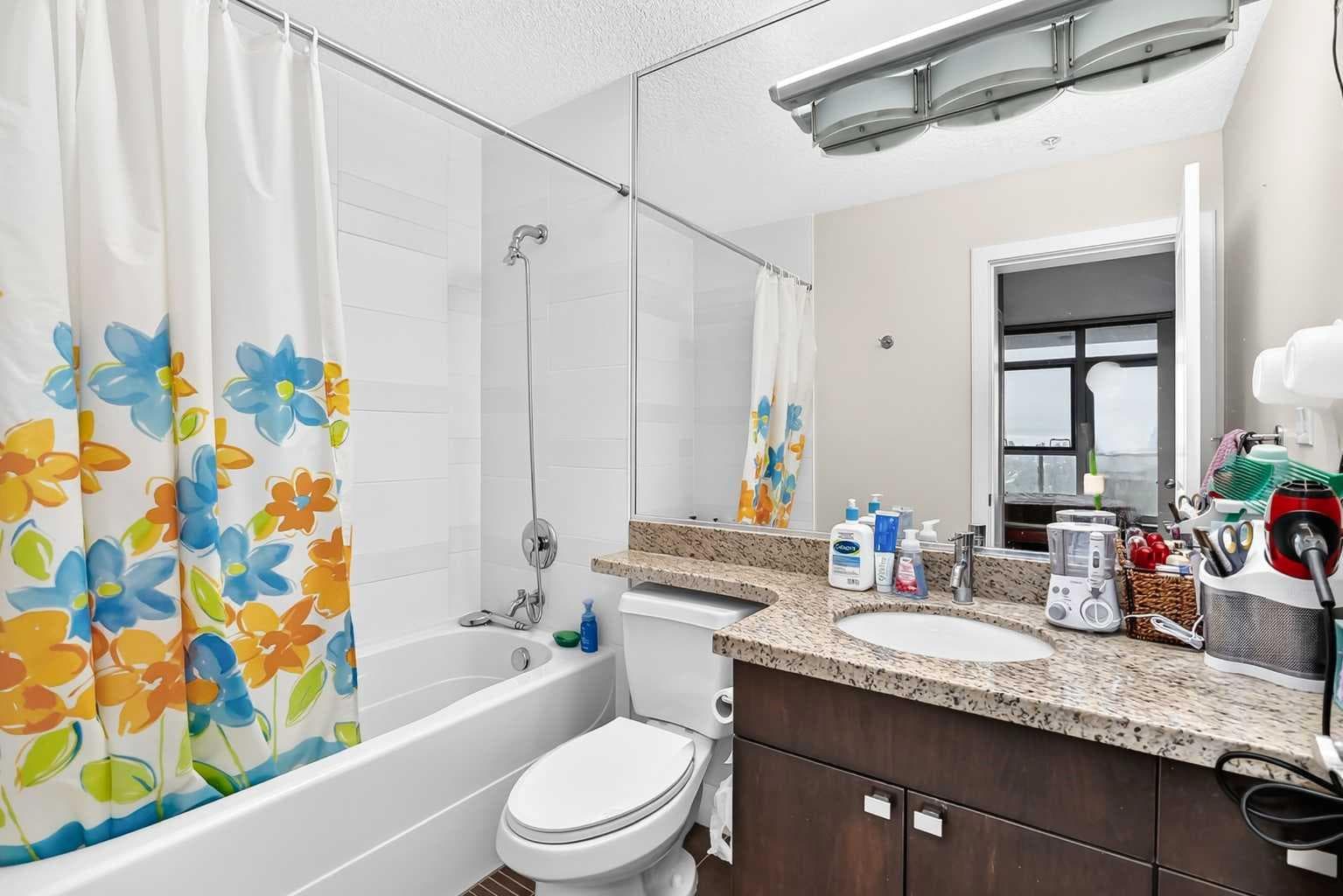 1207, 77 Spruce Place SW