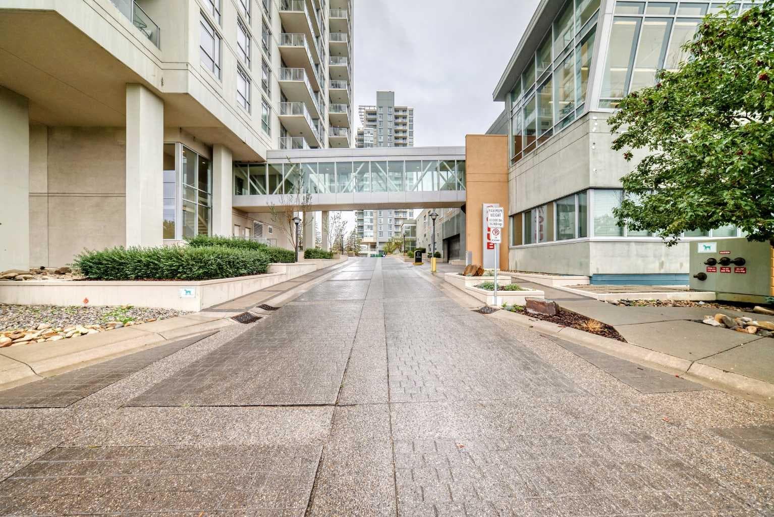 1207, 77 Spruce Place SW
