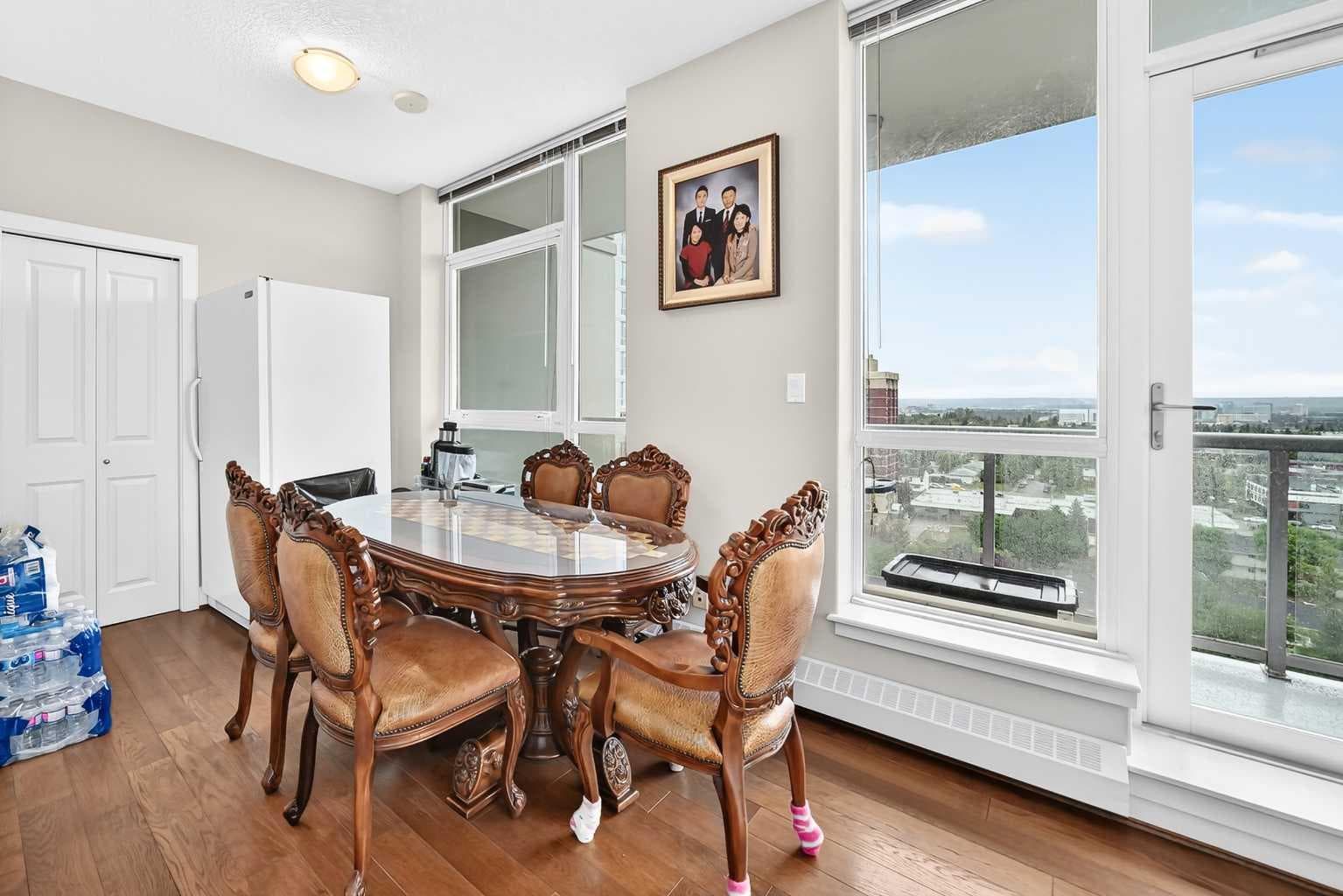 1207, 77 Spruce Place SW