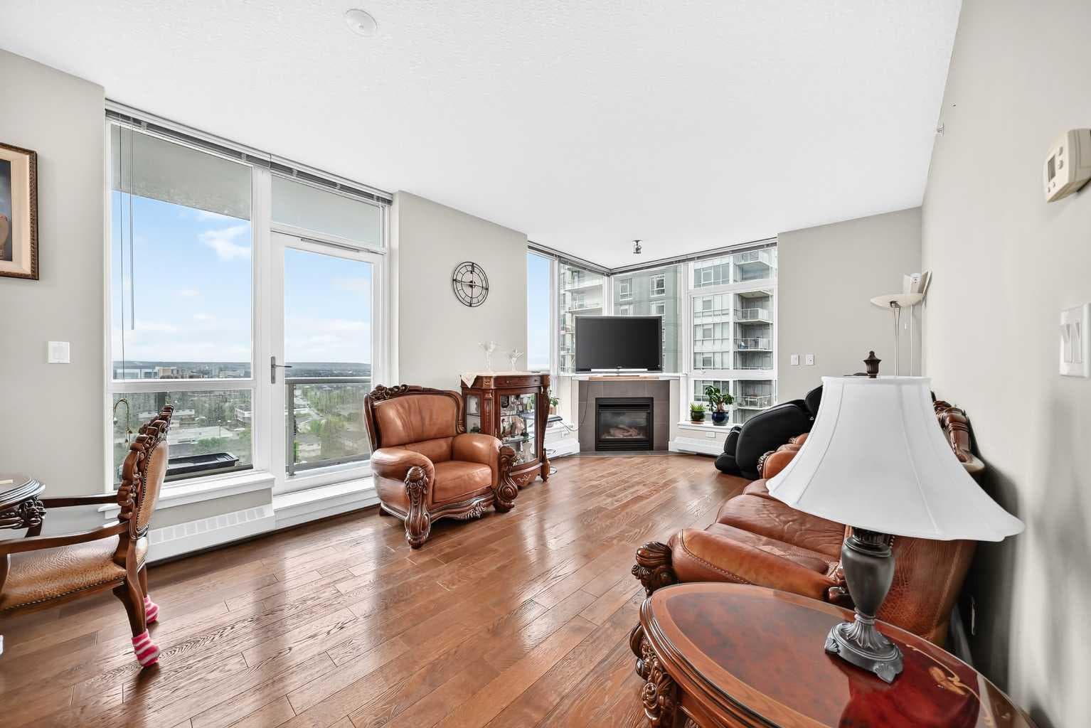 1207, 77 Spruce Place SW