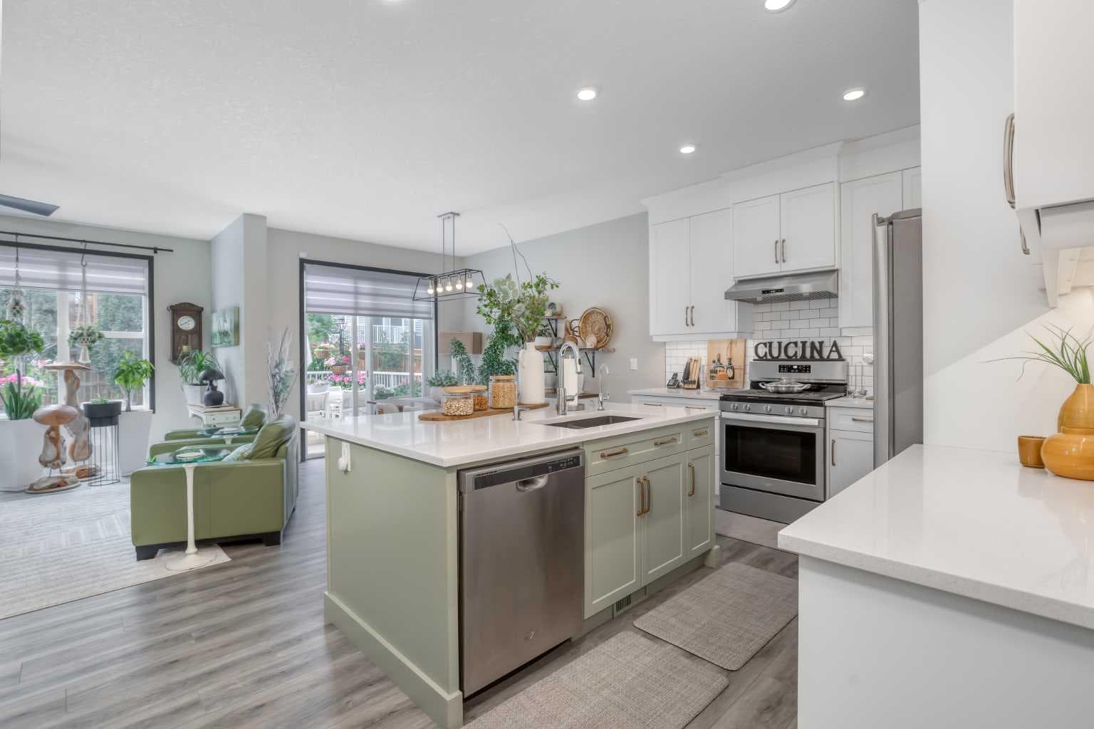 582 Rivercrest View 