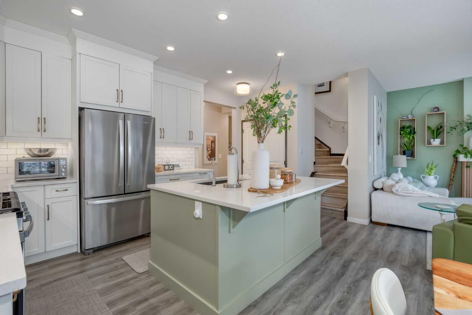 582 Rivercrest View 