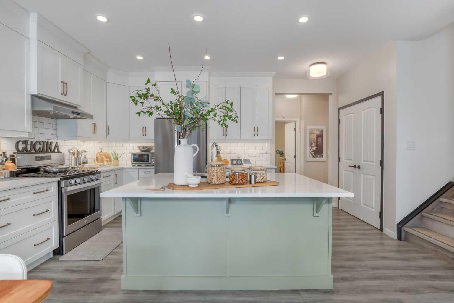 582 Rivercrest View 